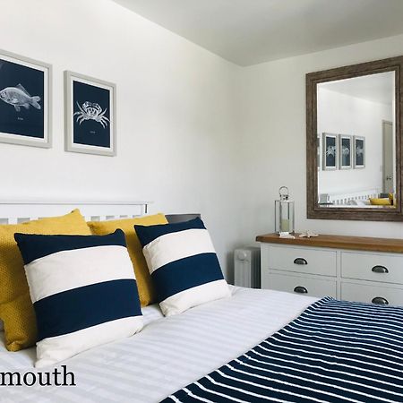 Nancie'S Place - Dartmouth Town Center With Private Parking - A Traditional Georgian Private Duplex Apartment - Beautifully Refurbished - Two Bedrooms, Bathroom, Kitchen And Lounge Diner Kültér fotó