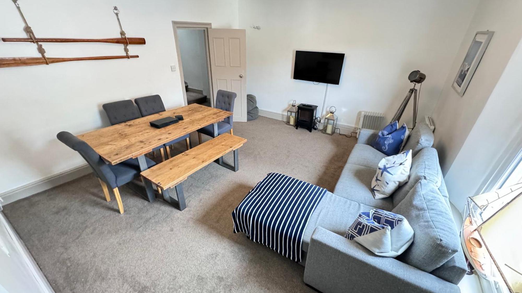 Nancie'S Place - Dartmouth Town Center With Private Parking - A Traditional Georgian Private Duplex Apartment - Beautifully Refurbished - Two Bedrooms, Bathroom, Kitchen And Lounge Diner Kültér fotó