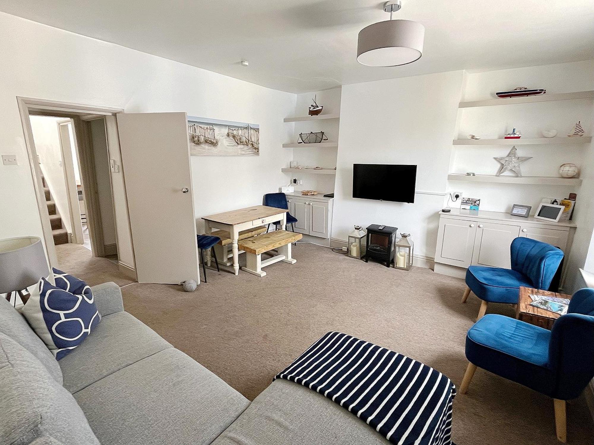 Nancie'S Place - Dartmouth Town Center With Private Parking - A Traditional Georgian Private Duplex Apartment - Beautifully Refurbished - Two Bedrooms, Bathroom, Kitchen And Lounge Diner Kültér fotó