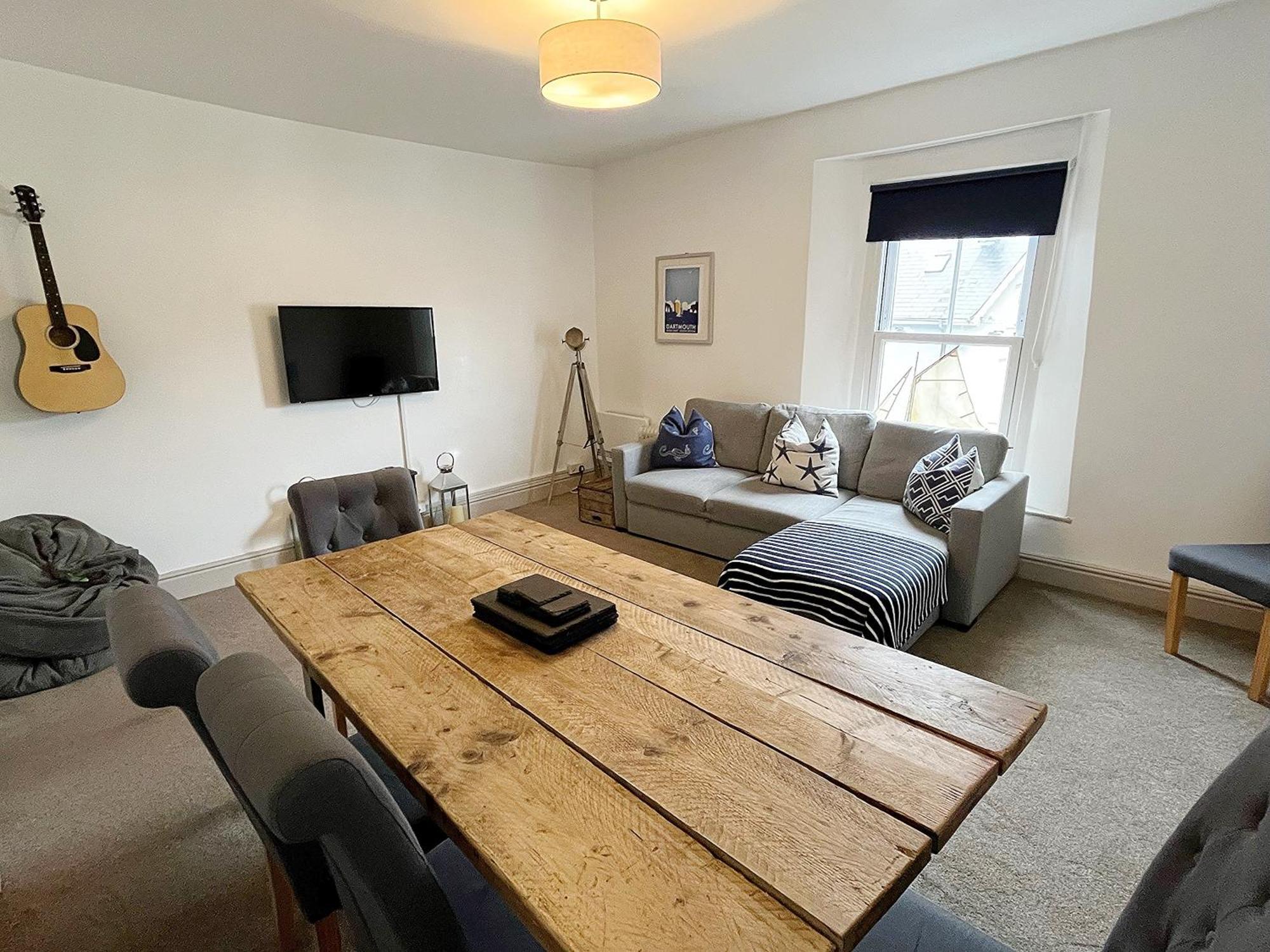 Nancie'S Place - Dartmouth Town Center With Private Parking - A Traditional Georgian Private Duplex Apartment - Beautifully Refurbished - Two Bedrooms, Bathroom, Kitchen And Lounge Diner Kültér fotó